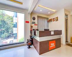 FabExpress Kings Suites HRBR Layout