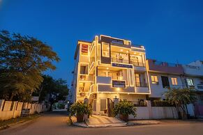 FabHotel Green Vista Malviya Nagar
