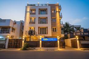 FabHotel Home Tree Service Apartment