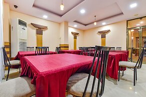 Fabhotel Royal Residency