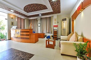 Fabhotel Royal Residency