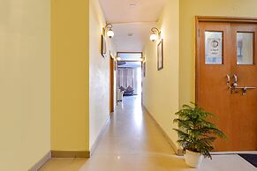 Fabhotel Royal Residency