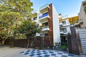 FabHotel Velvet Suites