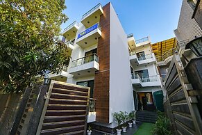 FabHotel Velvet Suites