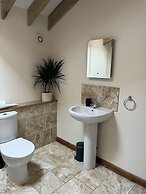 Charming Norfolk Barn Conversion in Barnham Broom