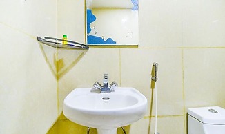 FabHotel Pentagon Next