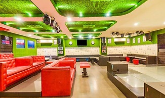 FabHotel Pentagon Next