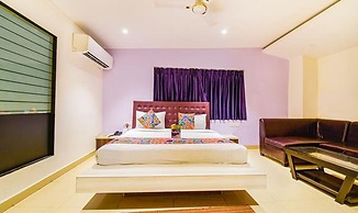 FabHotel Pentagon Next