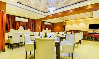 FabHotel Pentagon Next