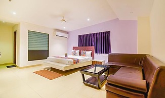 FabHotel Pentagon Next