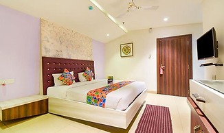 FabHotel Pentagon Next