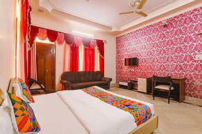 Fabhotel Raka Inn