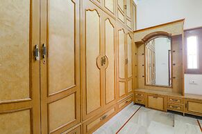 Fabhotel Raka Inn