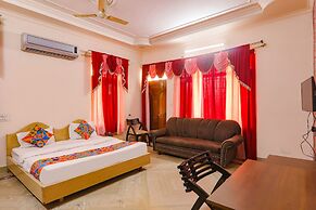 Fabhotel Raka Inn