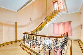 Fabhotel Raka Inn