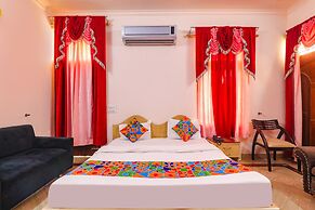 Fabhotel Raka Inn