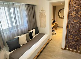 Helios Beach Hotel & Bungalows