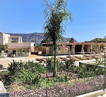 Helios Beach Hotel & Bungalows