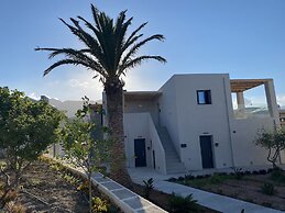 Helios Beach Hotel & Bungalows