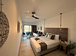 Helios Beach Hotel & Bungalows