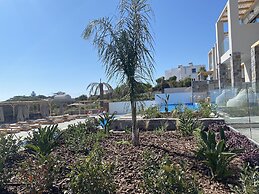 Helios Beach Hotel & Bungalows