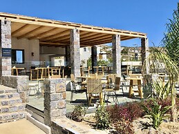 Helios Beach Hotel & Bungalows