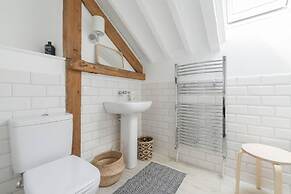 Simple Coastal Luxury Near Southwold Sleeps 10