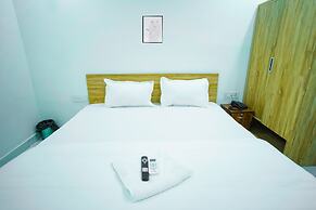 Roomshala 031 Silver Crown Sector 23