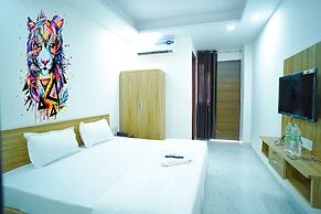 Roomshala 031 Silver Crown Sector 23