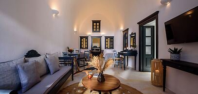 Firalia, Casa In Rock Suites