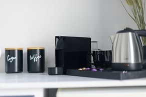 Firalia, Casa In Rock Suites