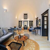 Firalia, Casa In Rock Suites