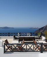 Firalia, Casa In Rock Suites