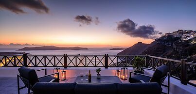 Firalia, Casa In Rock Suites