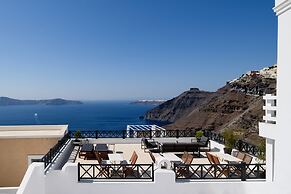 Firalia, Casa In Rock Suites