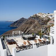 Firalia, Casa In Rock Suites