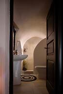 Firalia, Casa In Rock Suites