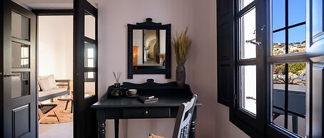 Firalia, Casa In Rock Suites