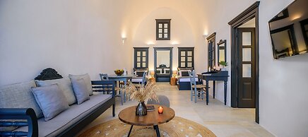 Firalia, Casa In Rock Suites