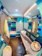 Deluxe Beach Apartment- Sleeps 2 & Private Terrace