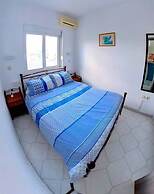 Deluxe Beach Apartment- Sleeps 2 & Private Terrace