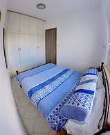 Deluxe Beach Apartment- Sleeps 2 & Private Terrace