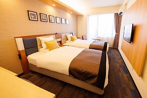 Floral Higashishinsaibashi Hotel