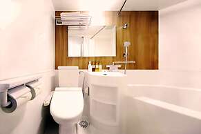 Floral Higashishinsaibashi Hotel