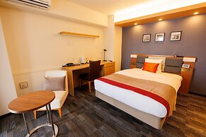 Floral Higashishinsaibashi Hotel