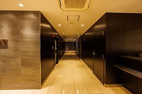 Floral Higashishinsaibashi Hotel