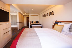 Floral Higashishinsaibashi Hotel