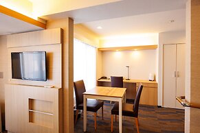 Floral Higashishinsaibashi Hotel