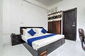 Roomshala 032 Silver Key Sector 9