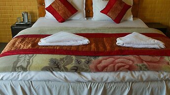 Pangong Sunrise Cottage & Resort